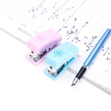 得力 0303 訂書機 12# 混色